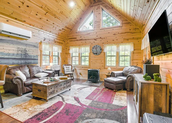 Idyllic Cabin In The Heart Of Hocking Hills