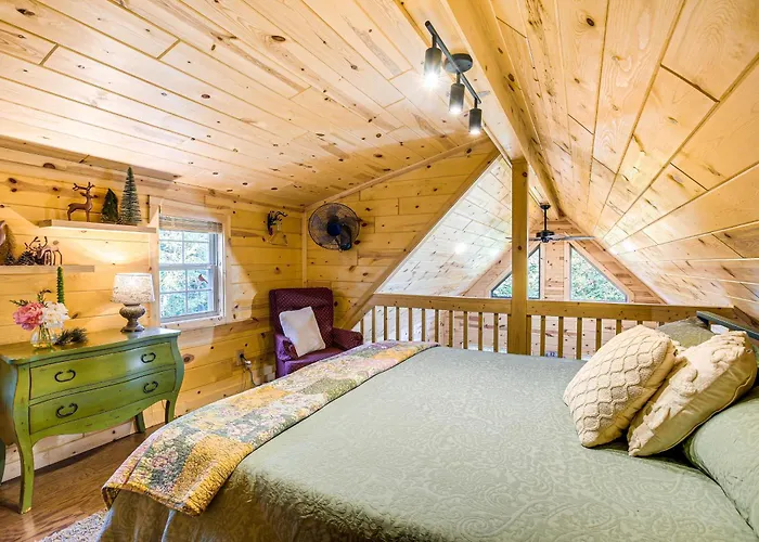 Idyllic Cabin In The Heart Of Hocking Hills