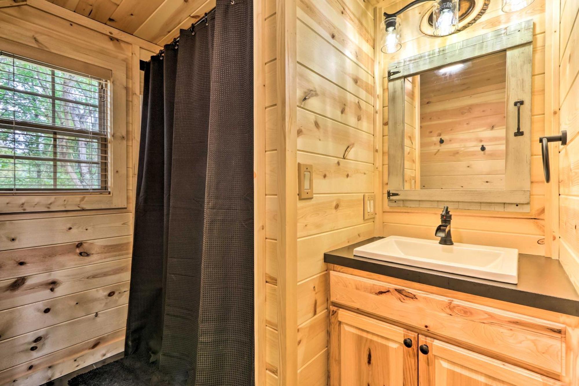 Holiday home Idyllic In The Heart Of Hocking Hills Rockbridge